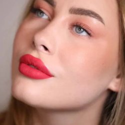 Valentine Beautyline - Long Lasting Lipstick - 01 Cherry