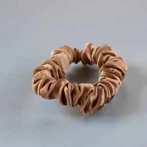 L Mosch Lula Petit Scrunchie i Nougat